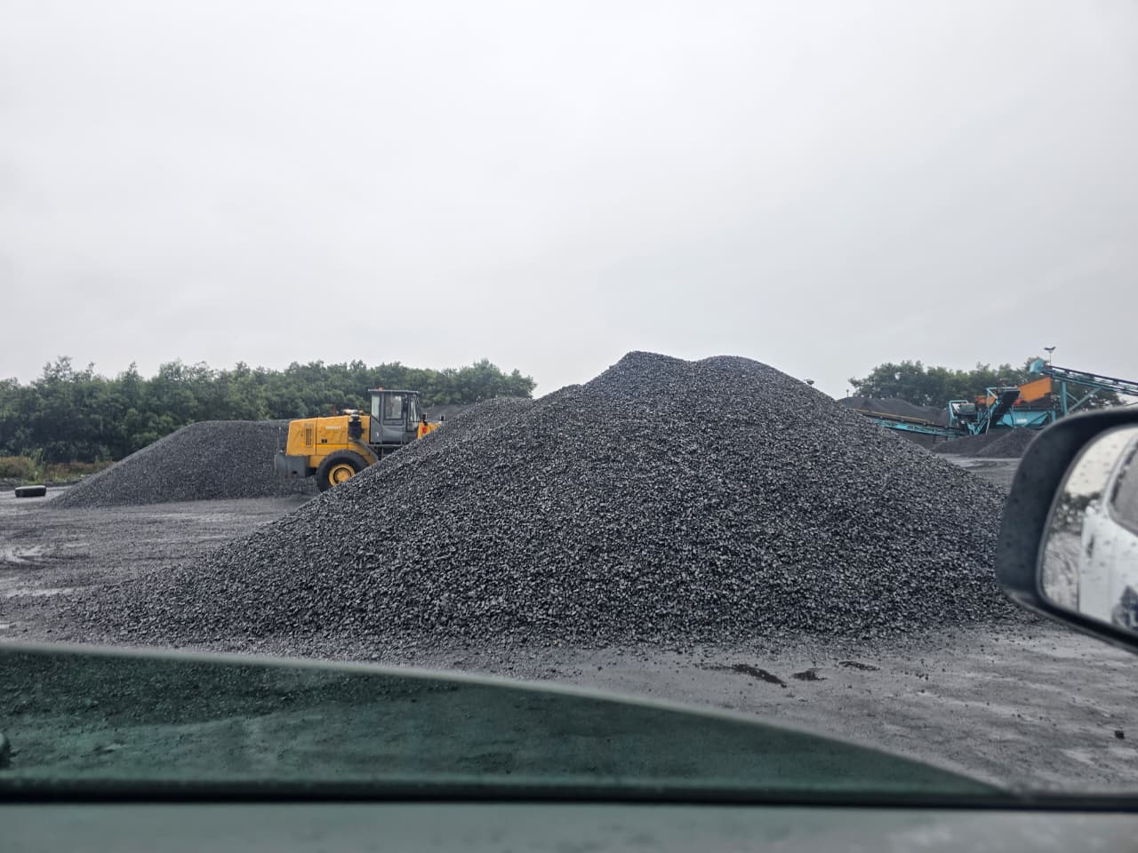 Siyayimela Witbank yard with loader and stockpile